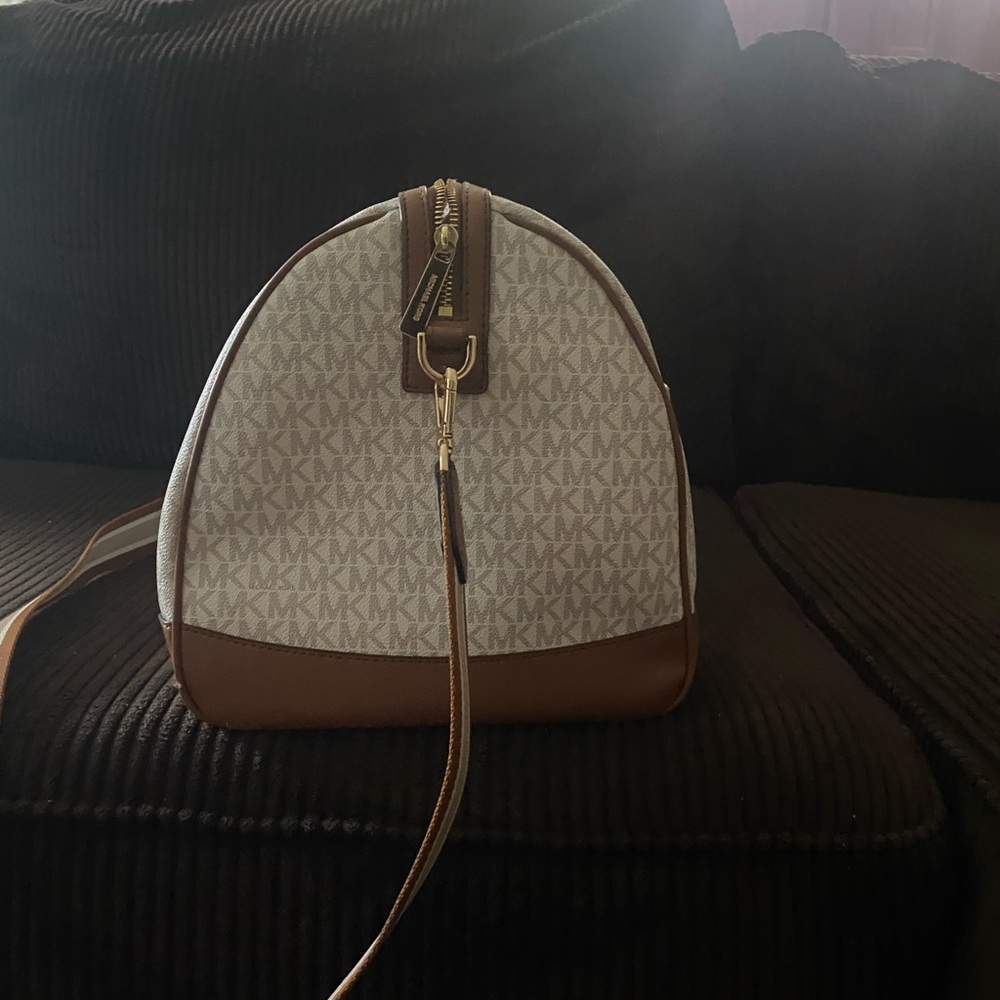 Michael Kors duffle bag - Picture 3 of 10